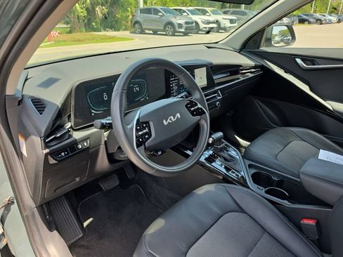 Certified 2023 Kia Niro EX FWD image 13