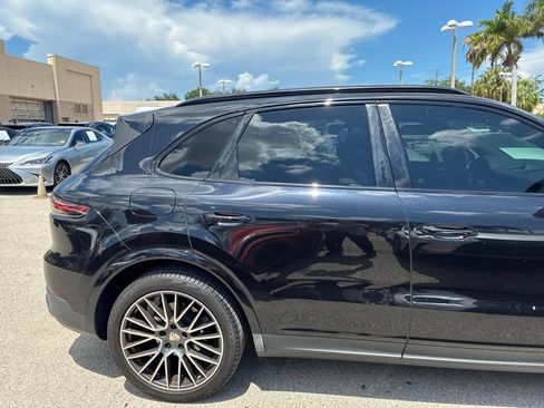 Used 2019 Porsche Cayenne AWD/4WD image 5