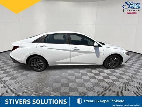 Used 2024 Hyundai Elantra SEL FWD image 5