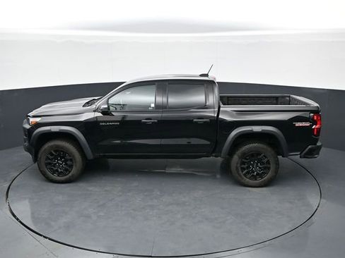 Used 2025 Chevrolet Colorado Trail Boss AWD/4WD image 16