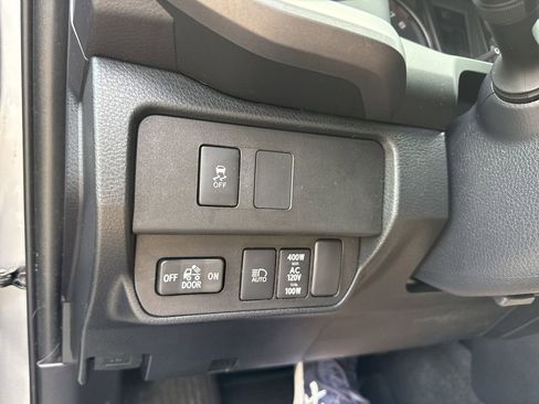 Used 2020 Toyota Tacoma TRD Off-Road w/ Technology Package image 26