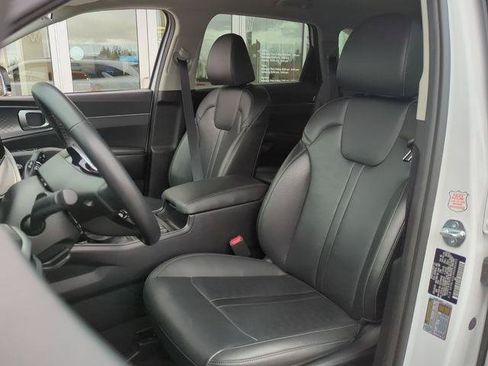 Used 2024 Kia Sorento S FWD image 26