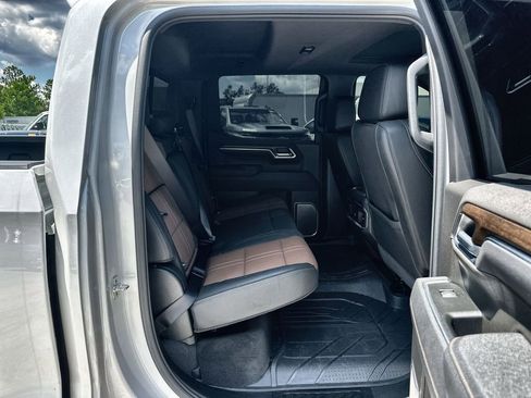 Certified 2025 Chevrolet Silverado 1500 High Country AWD/4WD image 27