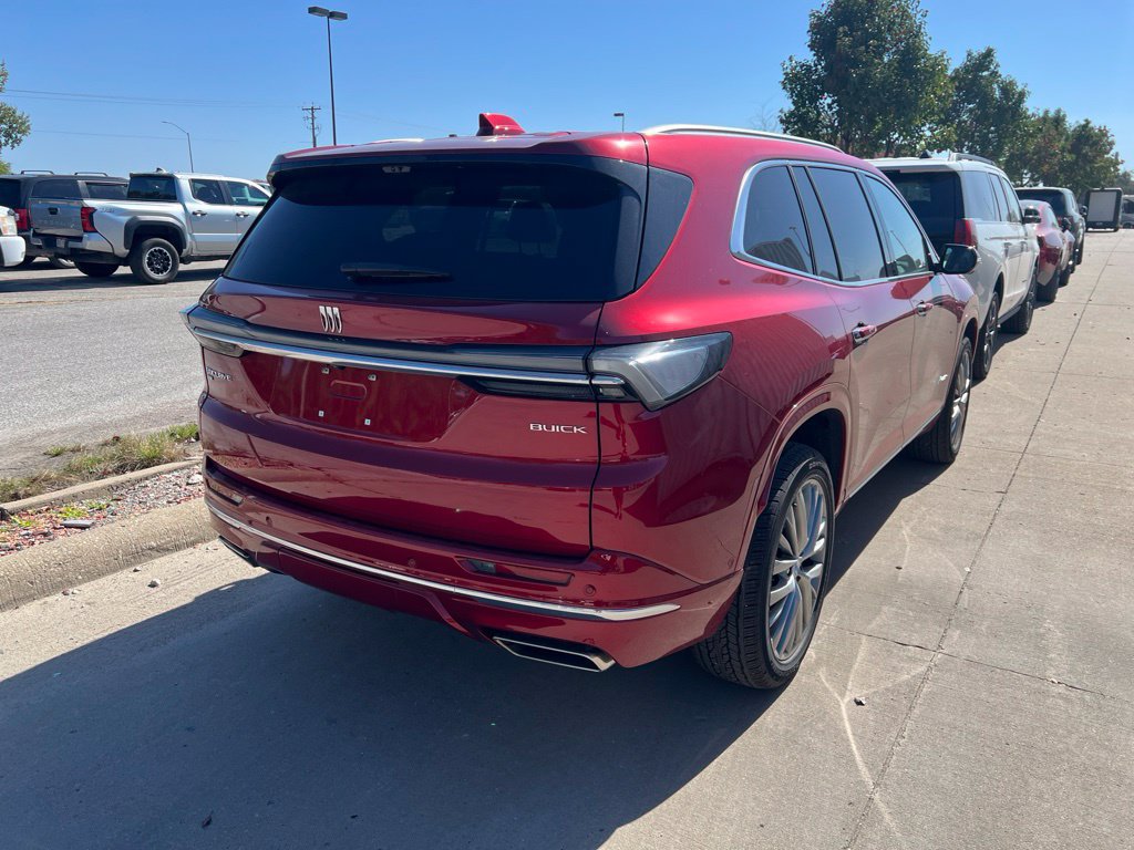 Used 2026 Buick Enclave Avenir w/ Super Cruise Package AWD/4WD image 3