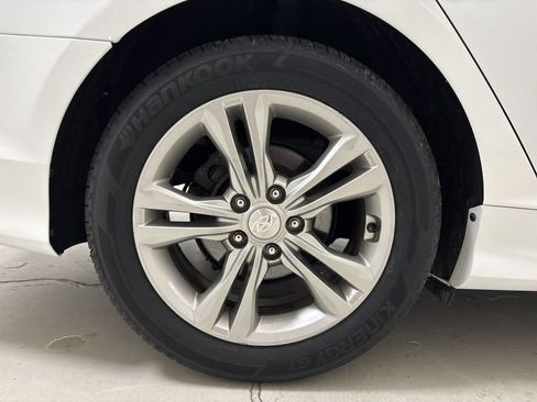 Used 2018 Hyundai Sonata Limited FWD image 11