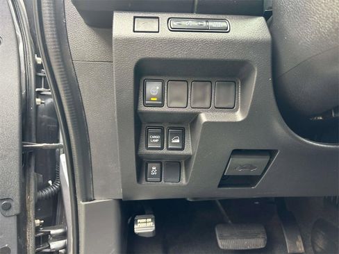 Used 2023 Nissan Frontier SV w/ Midnight Edition Package image 19