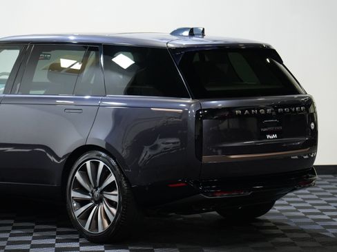 Used 2023 Land Rover Range Rover SV AWD/4WD image 15
