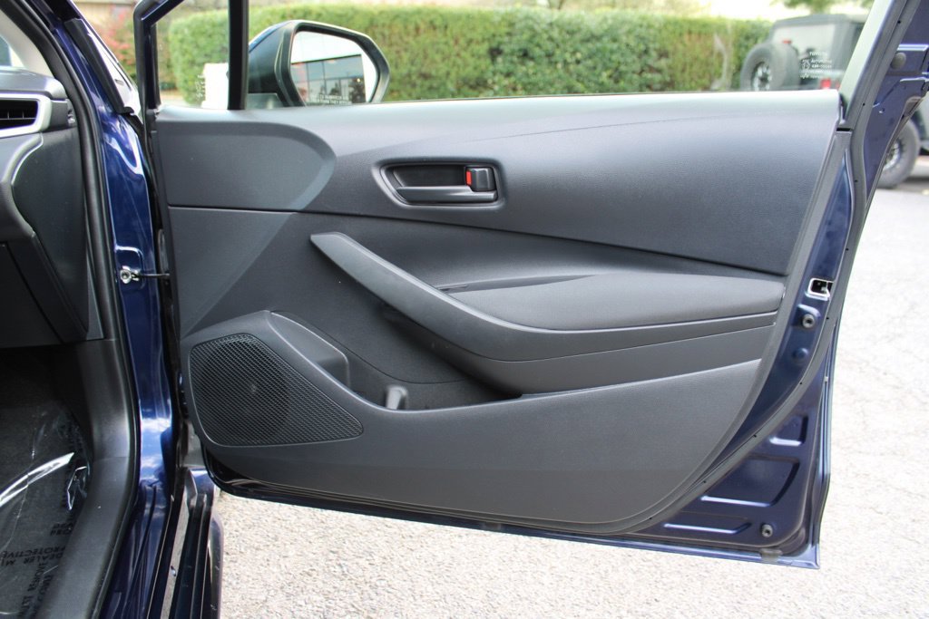 Used 2022 Toyota Corolla LE FWD image 16