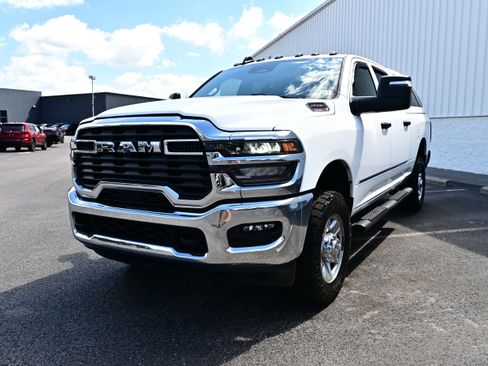 Used 2025 RAM 2500 Tradesman AWD/4WD image 4