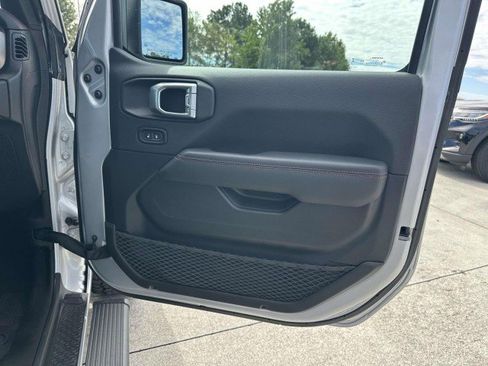 Used 2022 Jeep Gladiator Rubicon w/ LED Lighting Group image 14