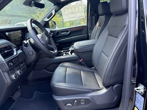 New 2026 GMC Yukon XL Denali w/ Denali Reserve Package AWD/4WD image 13