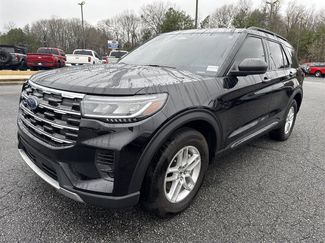 Used 2025 Ford Explorer Active video 3