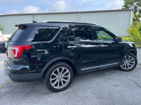 Used 2017 Ford Explorer Limited FWD image 5