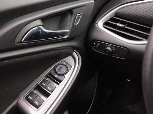 Used 2024 Chevrolet Malibu LT image 19