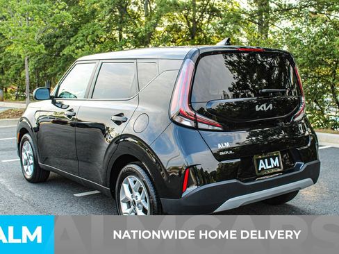 Used 2025 Kia Soul LX w/ LX Technology Package FWD image 4