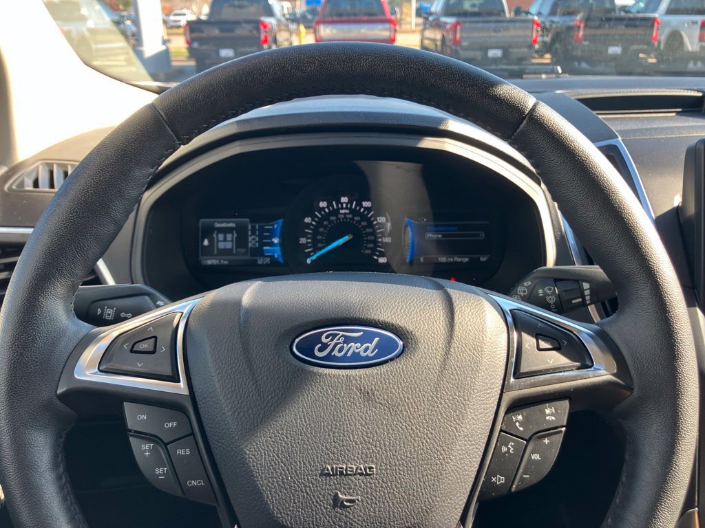 Used 2024 Ford Edge Titanium AWD/4WD image 16