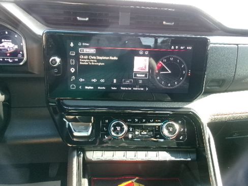 Used 2024 GMC Sierra 1500 AT4 w/ Technology Package AWD/4WD image 28