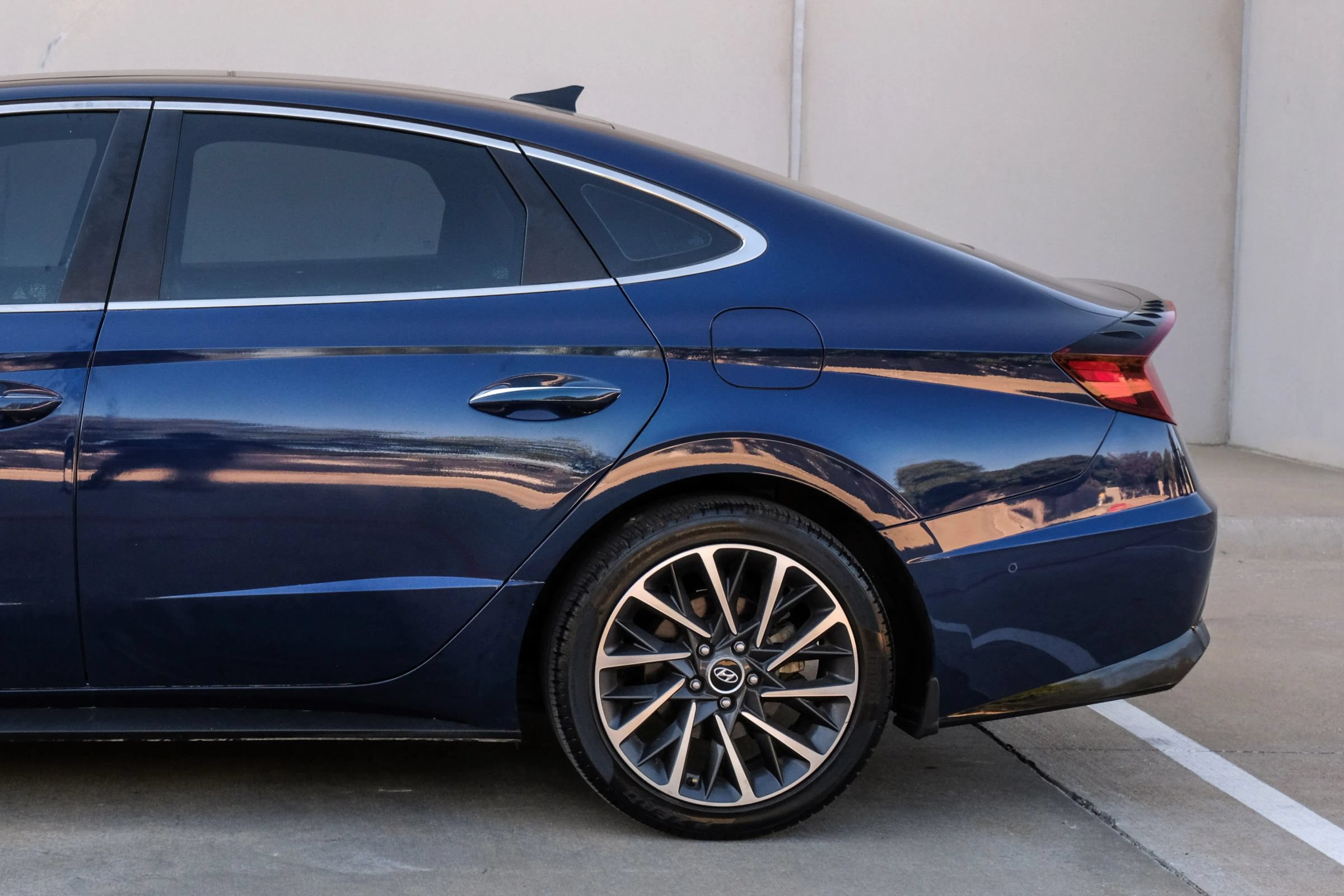 Used 2022 Hyundai Sonata Limited FWD image 15