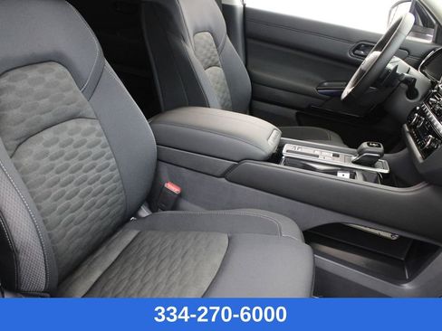 New 2026 Nissan Pathfinder SV image 21