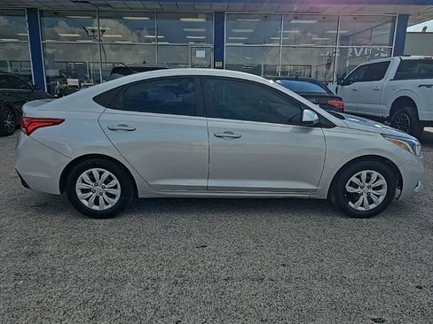 Used 2021 Hyundai Accent SE image 8