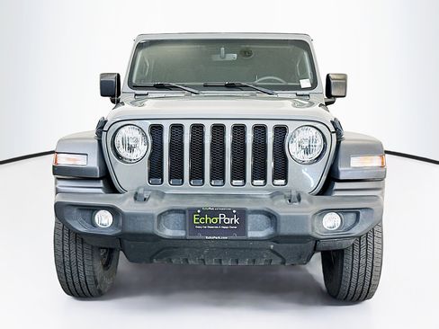 Used 2023 Jeep Wrangler Unlimited Sport image 2