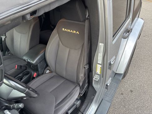Used 2015 Jeep Wrangler Unlimited Sahara w/ Max Tow Package image 5