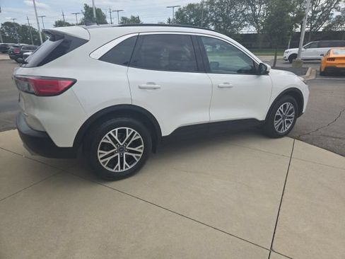 Used 2022 Ford Escape SEL w/ Technology Package AWD/4WD image 11