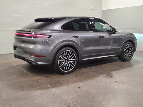 New 2025 Porsche Cayenne S AWD/4WD image 7