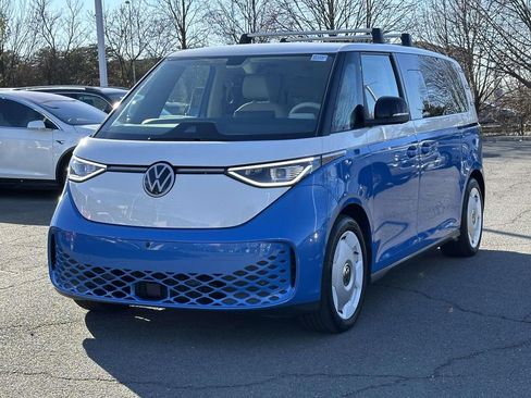 Used 2025 Volkswagen ID. Buzz 1st Edition image 3