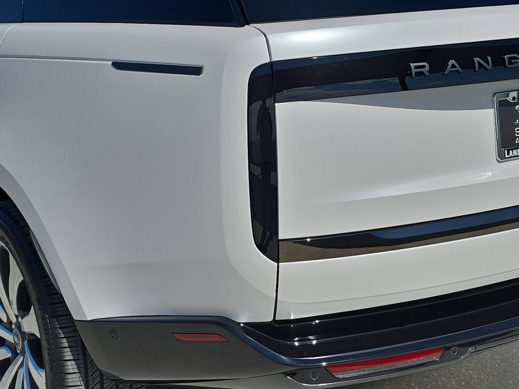 New 2025 Land Rover Range Rover SV AWD/4WD image 35