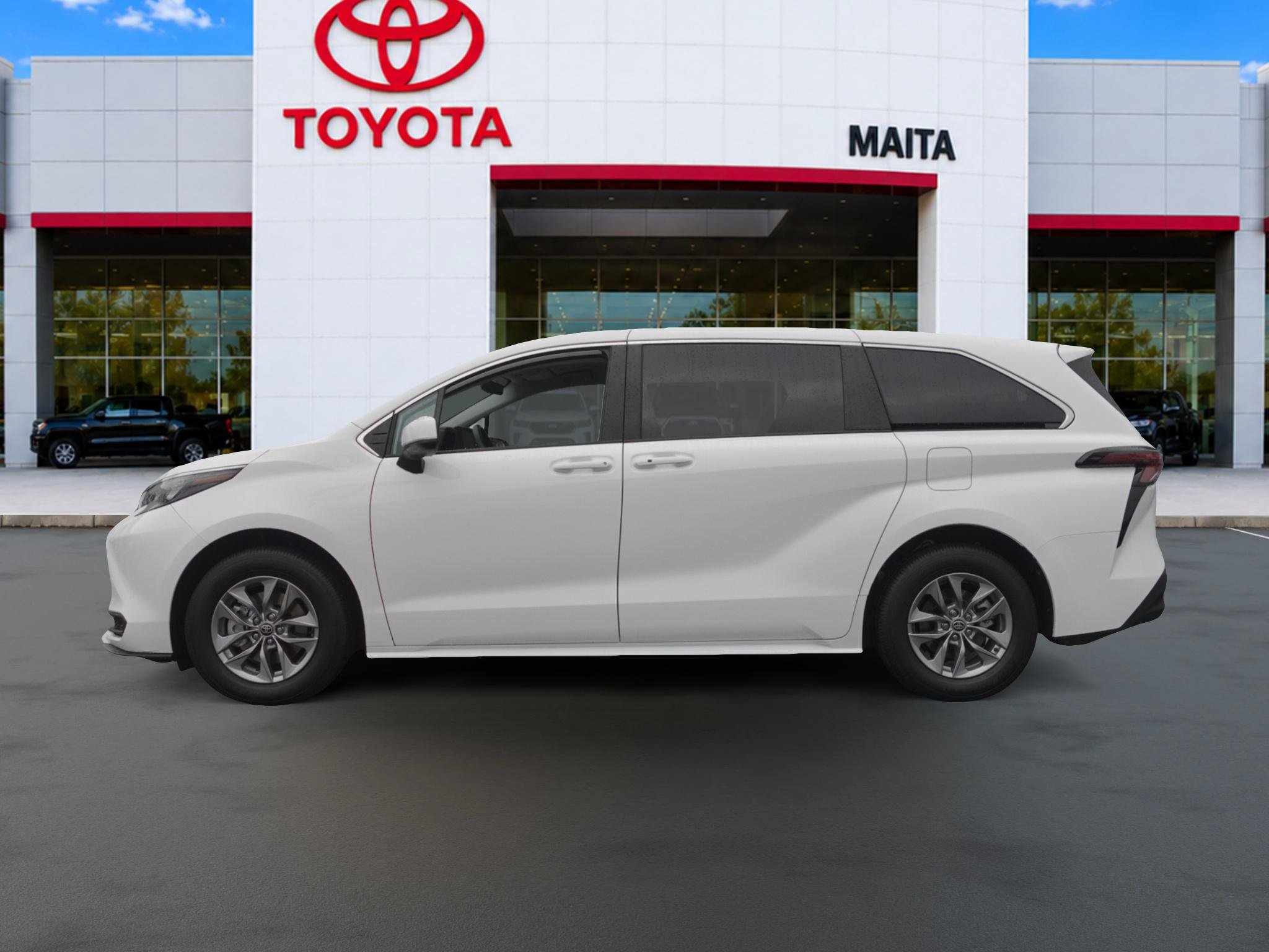 Certified 2025 Toyota Sienna LE FWD image 6