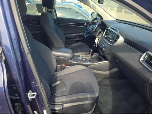 Used 2016 Kia Sorento LX w/ LX Convenience Package image 5