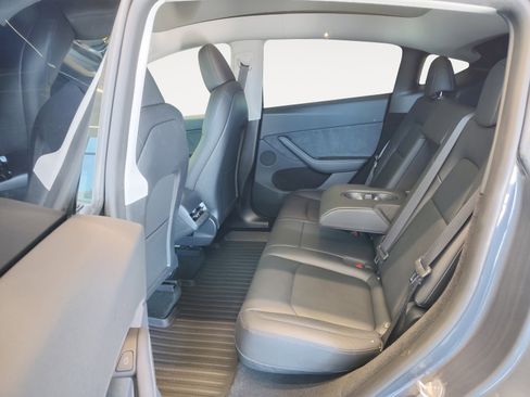 Used 2023 Tesla Model Y Long Range image 25