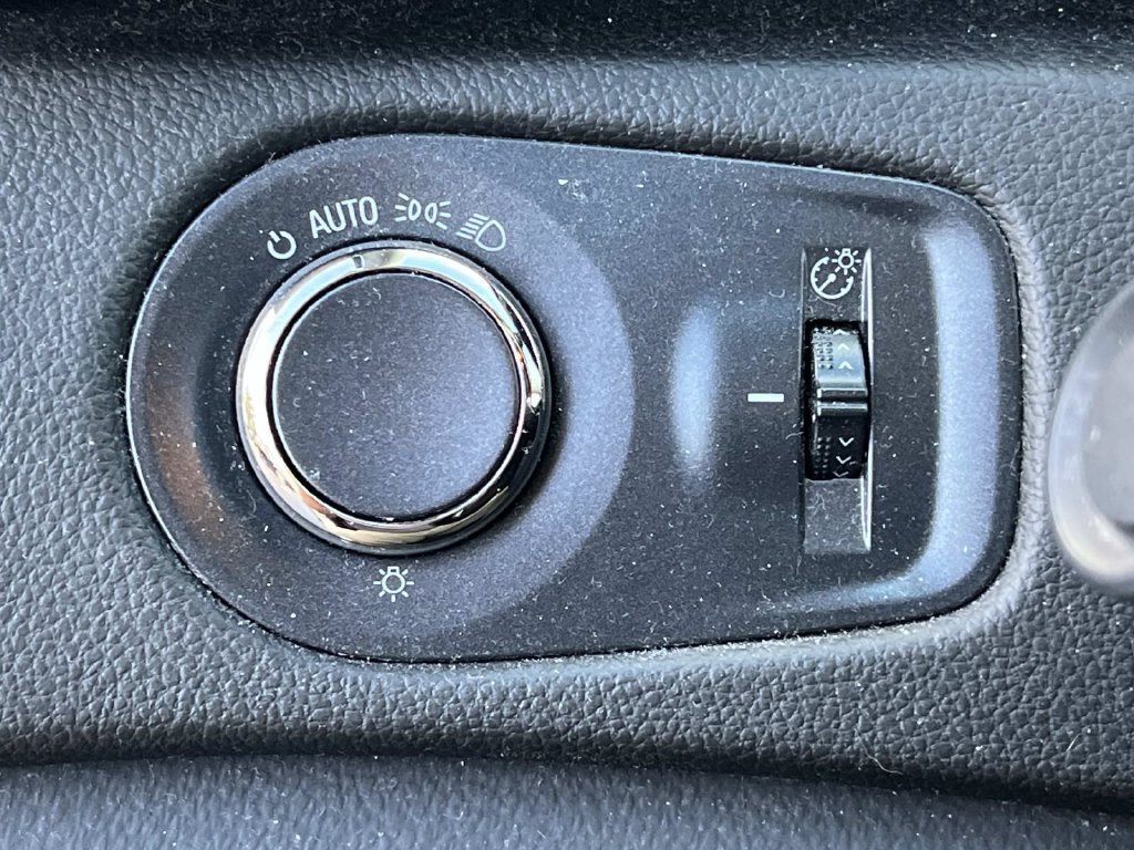 Used 2016 Cadillac SRX Luxury FWD image 35