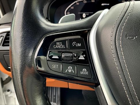 Used 2021 BMW 530e xDrive image 21