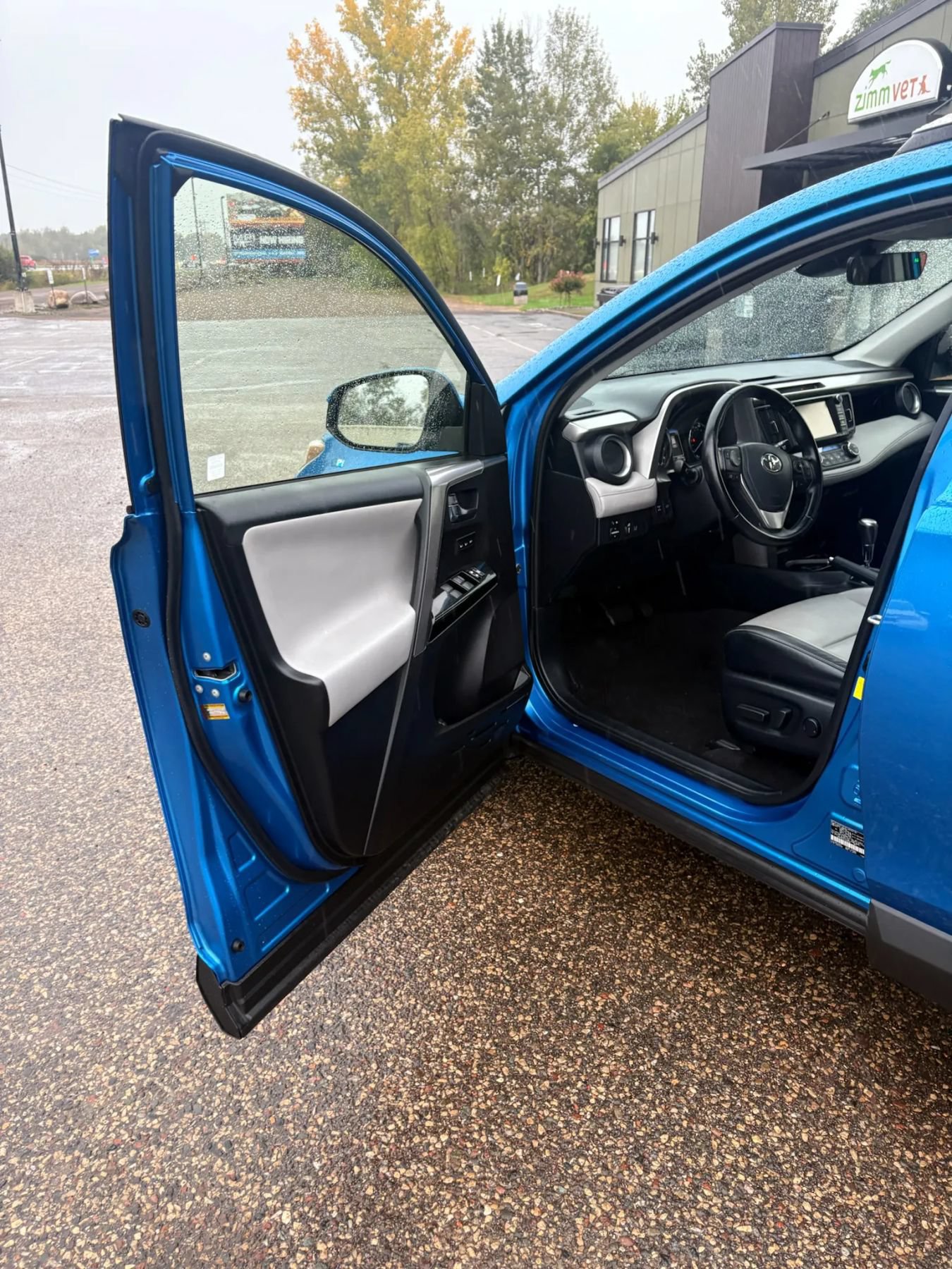 Used 2016 Toyota RAV4 Limited AWD/4WD image 10