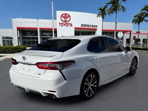 Used 2019 Toyota Camry SE w/ Convenience Package FWD image 10