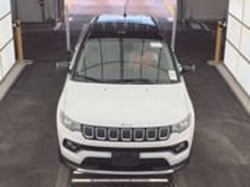 Used 2022 Jeep Compass Limited AWD/4WD image 2
