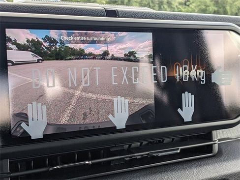 New 2025 Jeep Gladiator Sport image 19