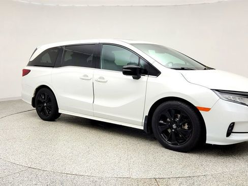 Used 2023 Honda Odyssey Sport image 3