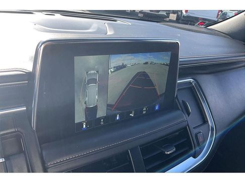 Used 2022 GMC Yukon XL AT4 w/ AT4 Premium Plus Package image 23