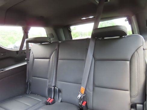 Used 2023 Chevrolet Suburban LT w/ Luxury Package AWD/4WD image 29