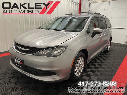 Used 2021 Chrysler Voyager Lxi FWD image 1
