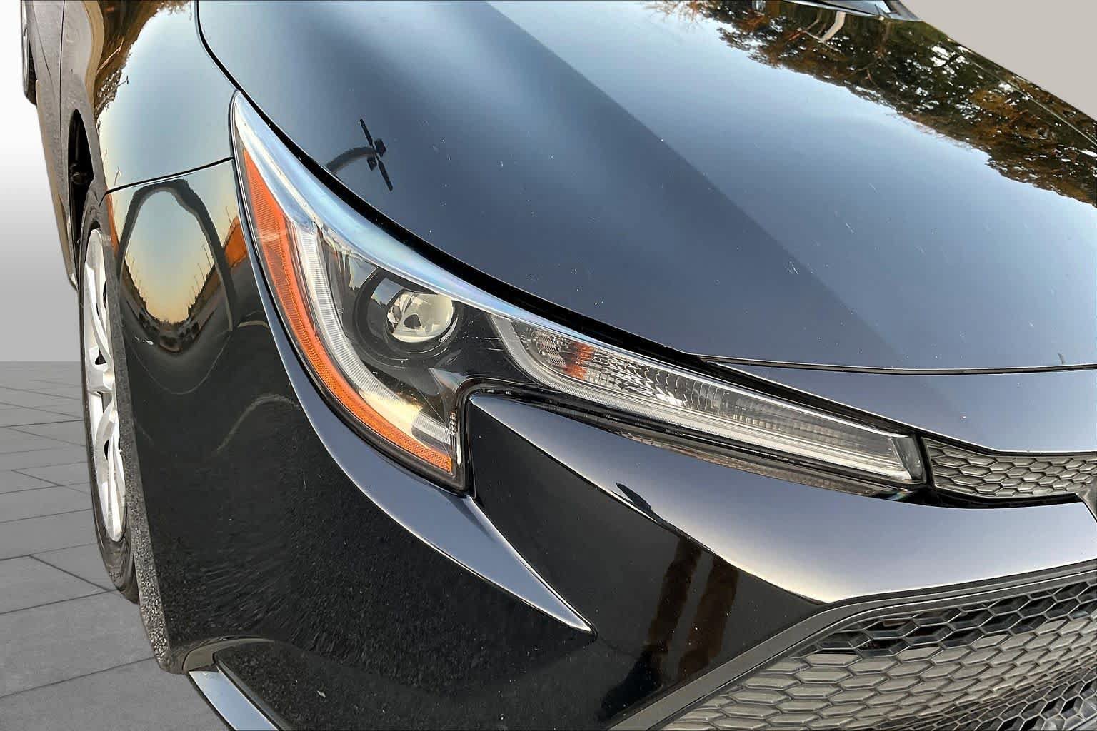 Used 2021 Toyota Corolla LE FWD image 27
