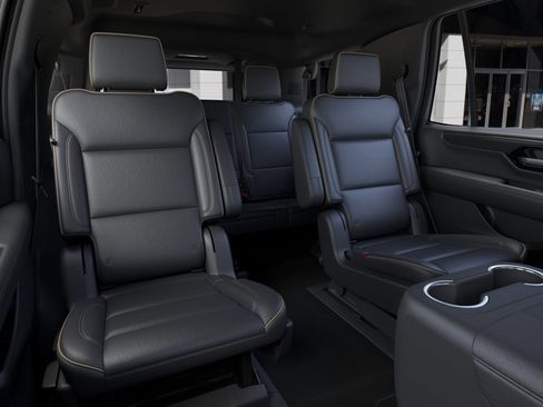 New 2026 GMC Yukon Elevation w/ Elevation Premium Package AWD/4WD image 18