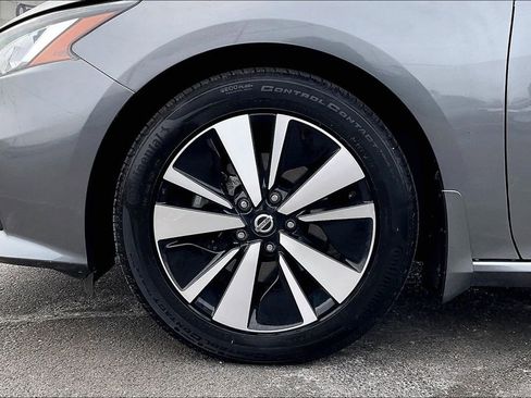 Used 2022 Nissan Altima 2.5 SV w/ SV Premium Package FWD image 10
