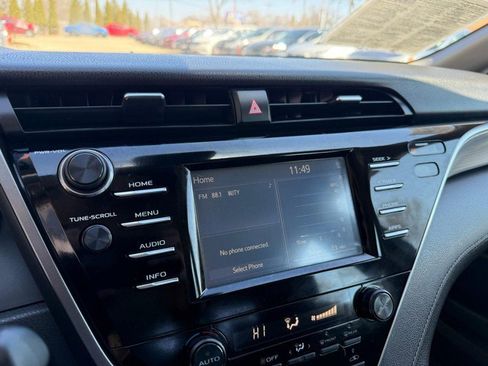 Used 2018 Toyota Camry SE image 23