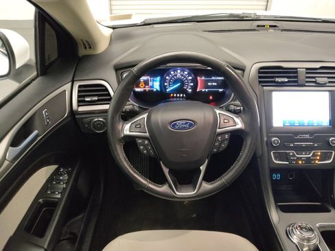 Used 2020 Ford Fusion SE w/ Equipment Group 151A FWD image 22