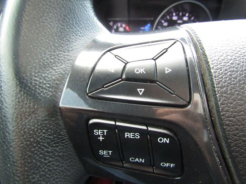 Used 2017 Ford Explorer XLT w/ Equipment Group 202A image 35