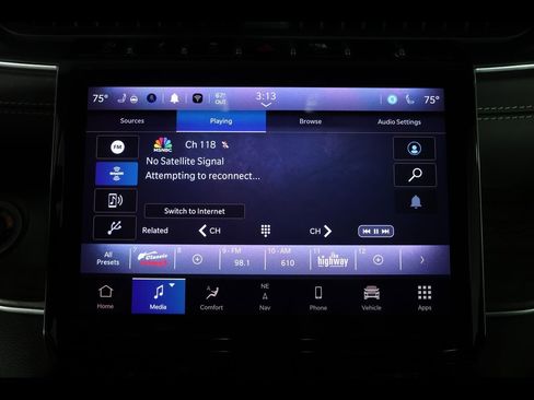 Used 2022 Jeep Grand Cherokee Overland w/ Luxury Tech Group IV image 24